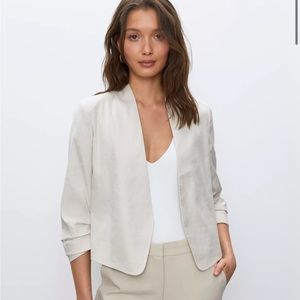 aritzia babaton power short linen blazer (matte pearl)